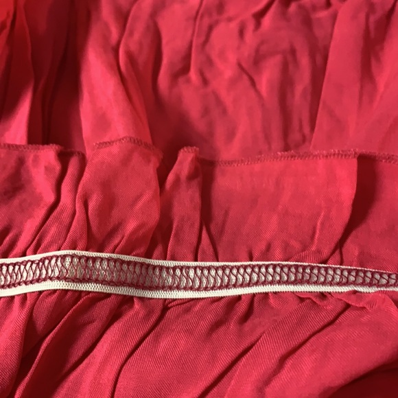 โDONATEDโDark Fuchsia Pink Off The Shoulders Ruffle Hem Top - Picture 9 of 11